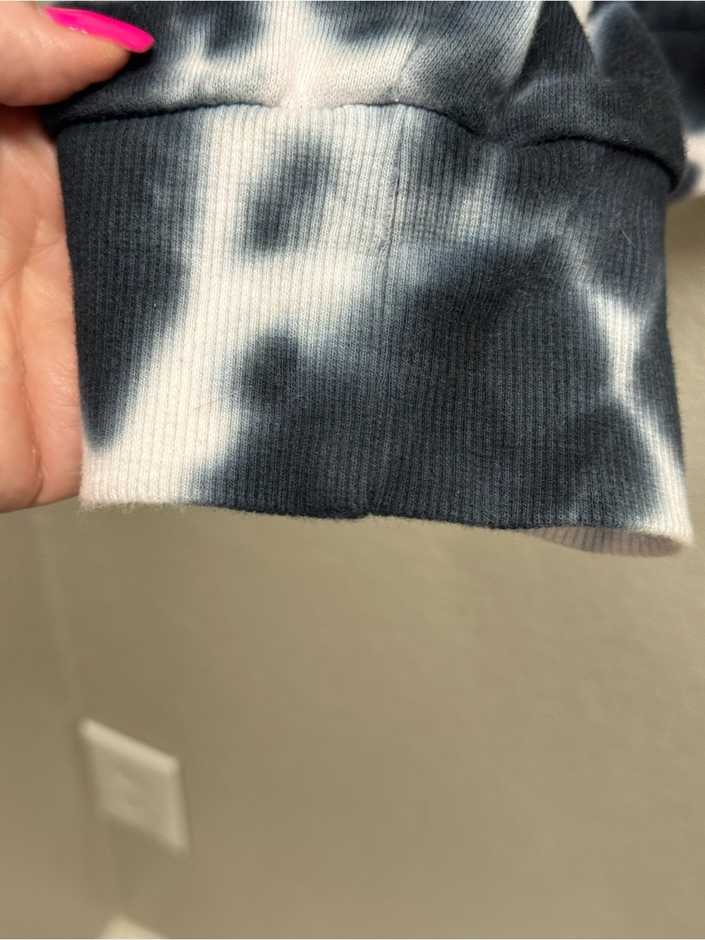 True Religion mens Black & White Tie-Dye Crewneck Sweatshirt pit 26” L 30” - Picture 5 of 9